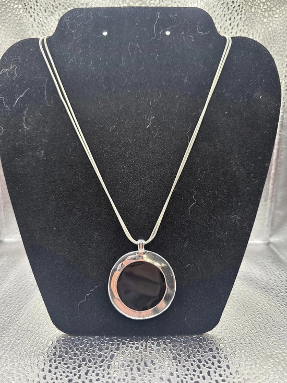 Chico's Silver Tone Rings Pendant Necklace Silver & Black